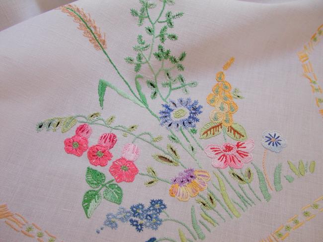 Breathtaking tablecloth with rich colours hand-embroidered summer flowers