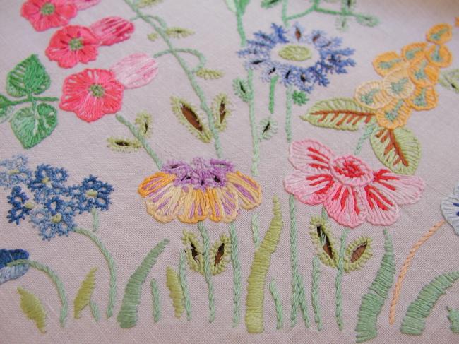 Breathtaking tablecloth with rich colours hand-embroidered summer flowers