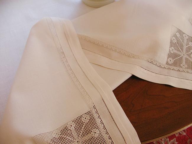 So sweet tea tablecloth with its 6 napkins, lovely handmade open embroidery