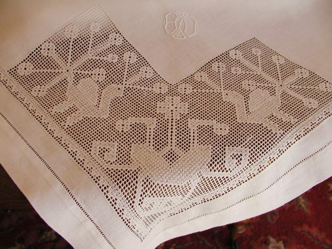 So sweet tea tablecloth with its 6 napkins, lovely handmade open embroidery