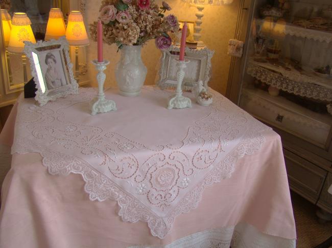 Merveilleuse nappe en batiste, dentelle de filet &  broderie à la Richelieu