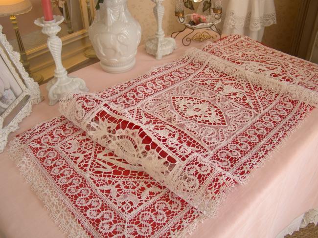 Spectaculaire chemin de table en dentelle Renaissance et Cluny, Venise,1890