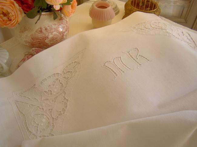 Très belle taie d'oreiller en lin & coton, broderie Richelieu et monogramme MR