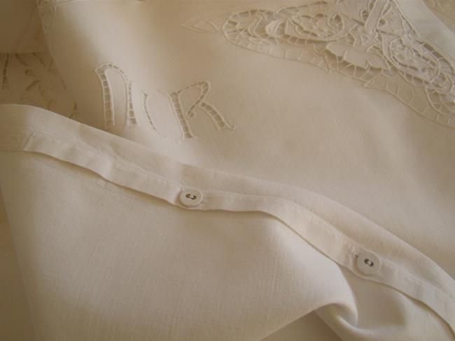 Très belle taie d'oreiller en lin & coton, broderie Richelieu et monogramme MR