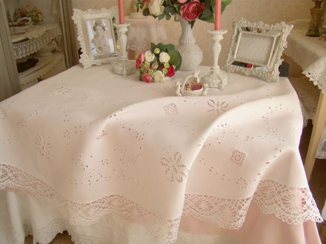 Splendeur de nappe brodée à la Richelieu et dentelle aux fuseaux & filet 1900