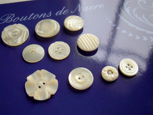 Jolie collection de 10 boutons anciens en nacre blanche 1900-20