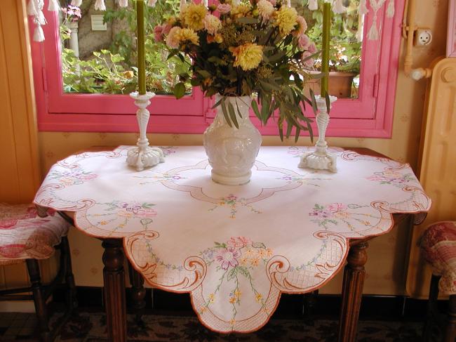 A really romantic tablecloth with charming embroidered flowers