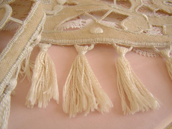 Beautiful pelmet in hemp and linon with white Richelieu embroidery 1920