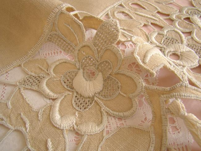 Beautiful pelmet in hemp and linon with white Richelieu embroidery 1920