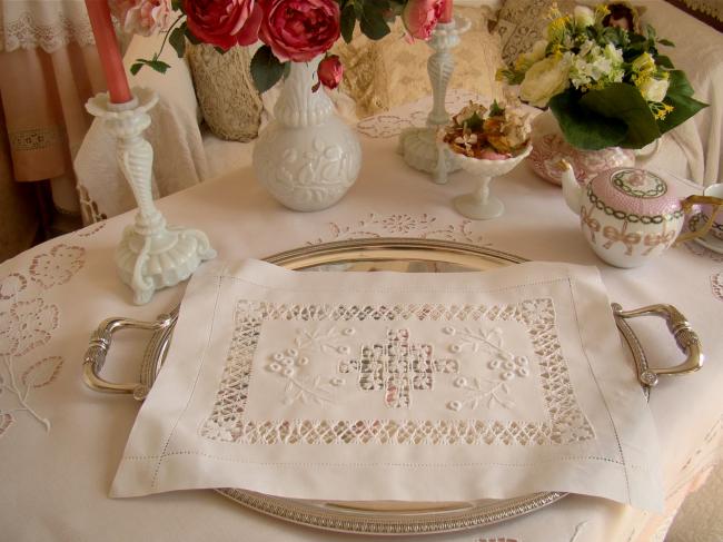 Superbe centre de table ajouré Ténériffe et fleurs en oeillets 1900