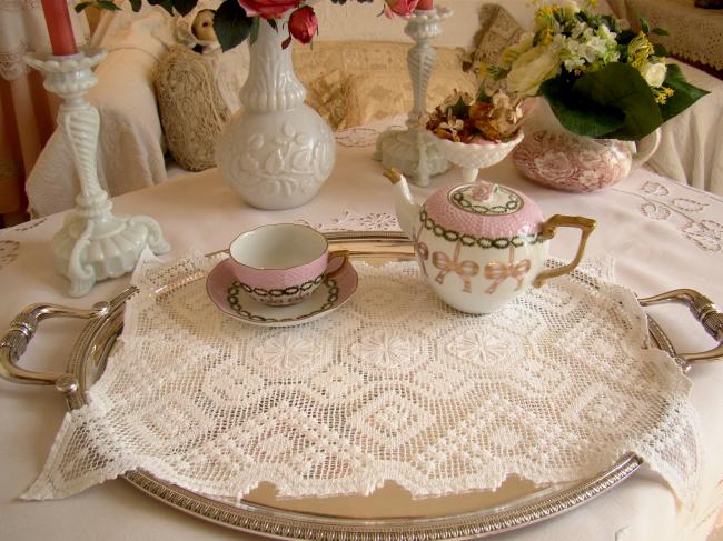 Lovely hand-made Filet lace tray cloth