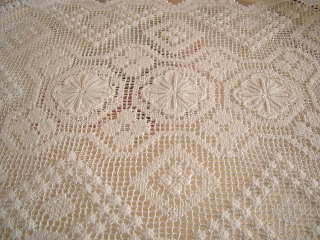 Lovely hand-made Filet lace tray cloth