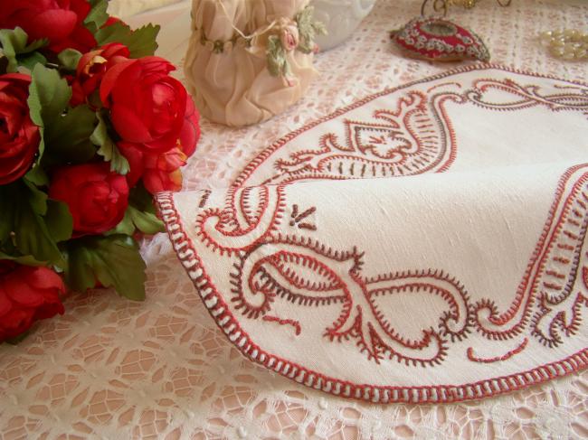 Charming 1940' doily with red and brown embroidery