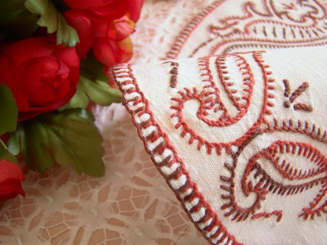 Charming 1940' doily with red and brown embroidery