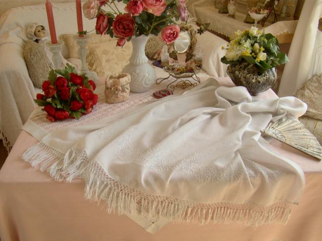 Pretty curtain with hand-embroidered basket of flowers and fringes 1930