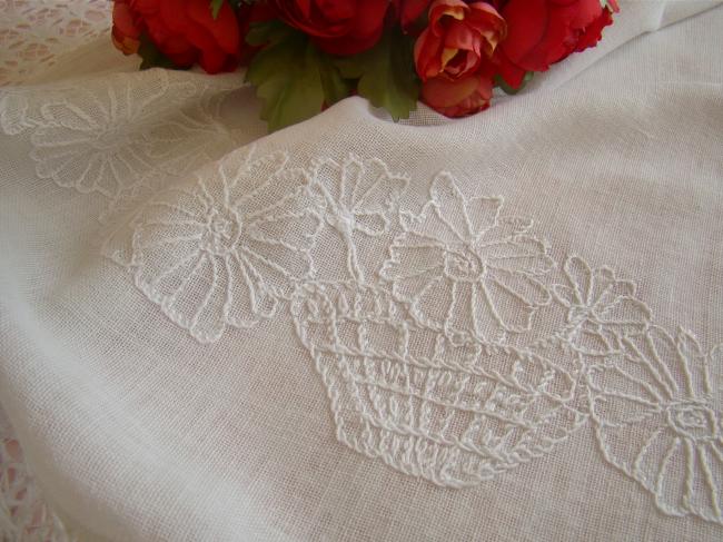 Pretty curtain with hand-embroidered basket of flowers and fringes 1930