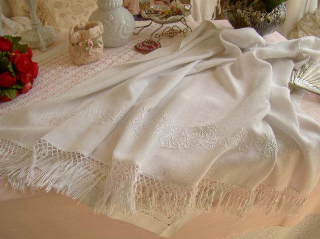 Pretty curtain with hand-embroidered basket of flowers and fringes 1930