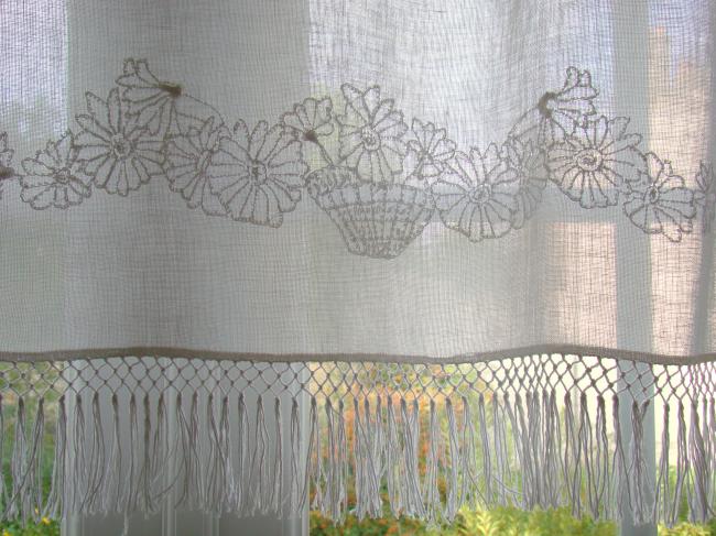 Pretty curtain with hand-embroidered basket of flowers and fringes 1930