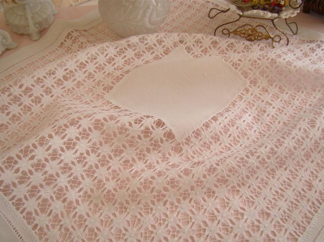 Très jolie petite nappe ajourée et rebrodée sur toile de lin 1900