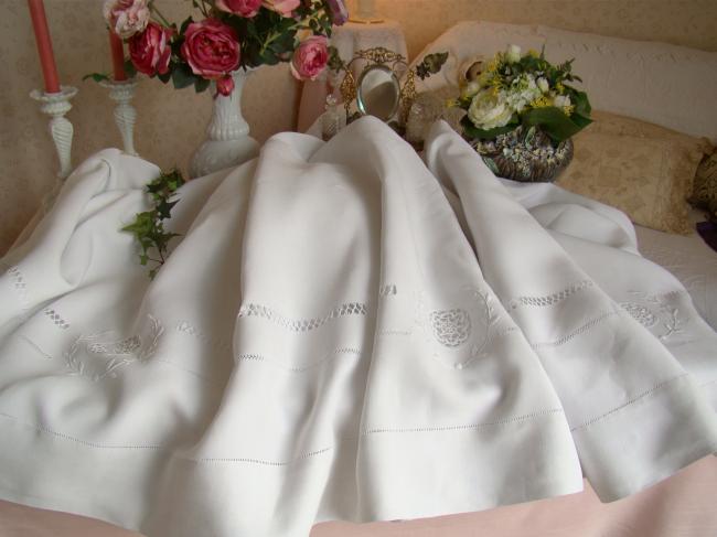 Superb linen sheet with hand-embroidered openwork and Venice inserts