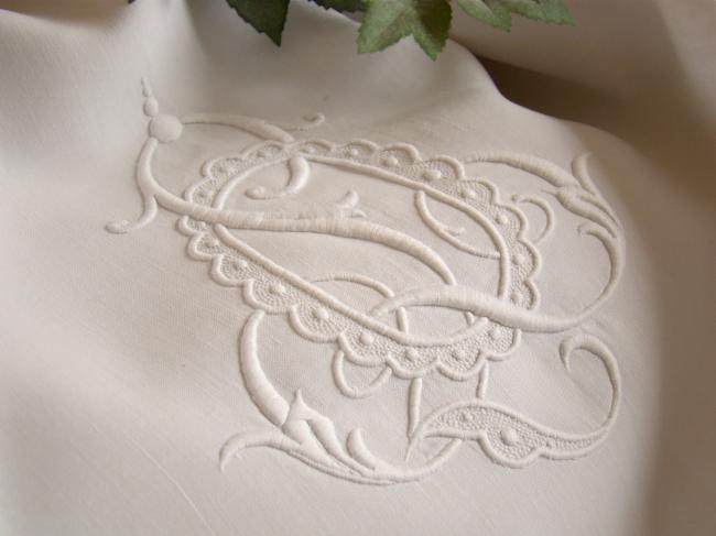 Beautiful huge sheet in pure linen thread with lovely large monogram LO