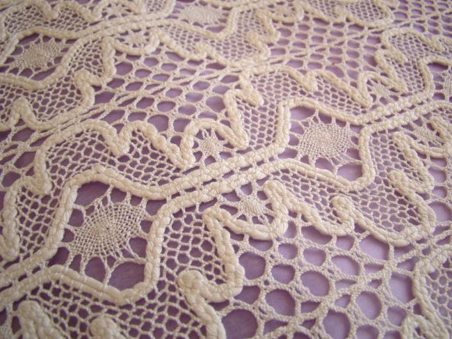 Adorable table mat with lace