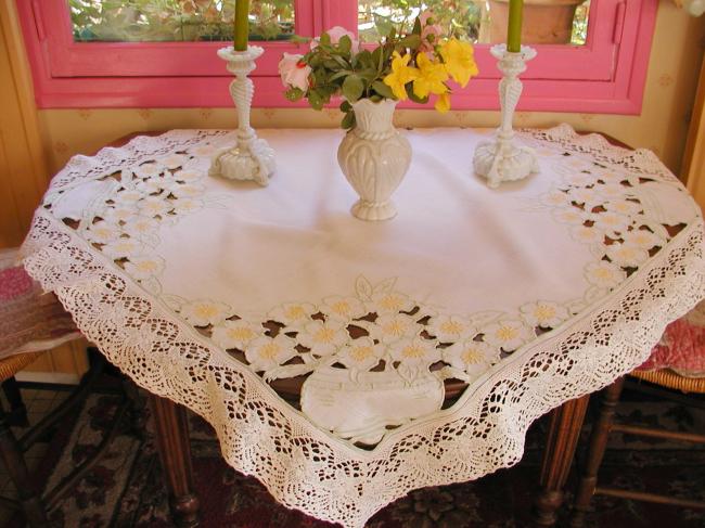 Charming tablecloth in linen with rich embroidered vases of flowers