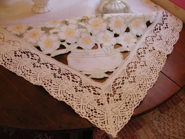 Charming tablecloth in linen with rich embroidered vases of flowers