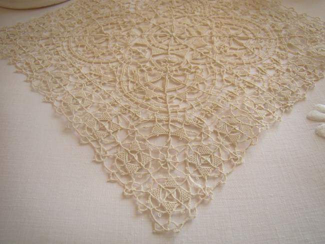 Gorgeous very fine Venezia handmade lace doily 1900