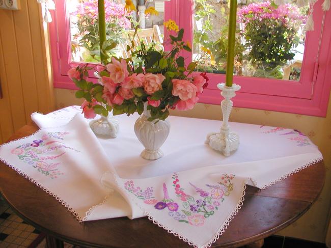 Lovely tablecloth with hand-embroidered summer flowers & lace