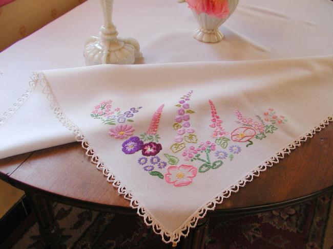 Lovely tablecloth with hand-embroidered summer flowers & lace