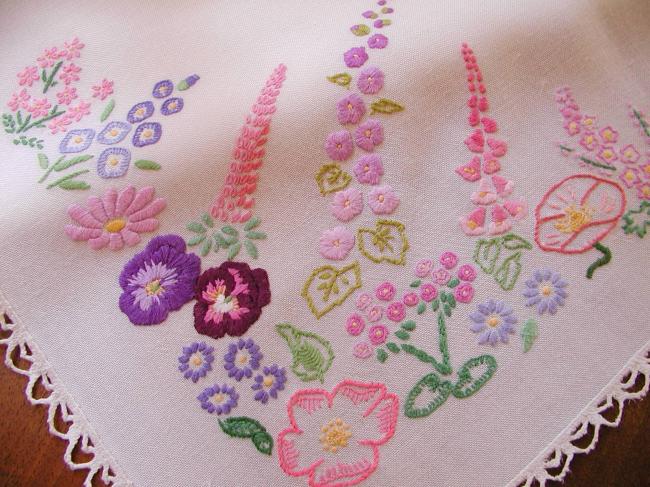 Lovely tablecloth with hand-embroidered summer flowers & lace