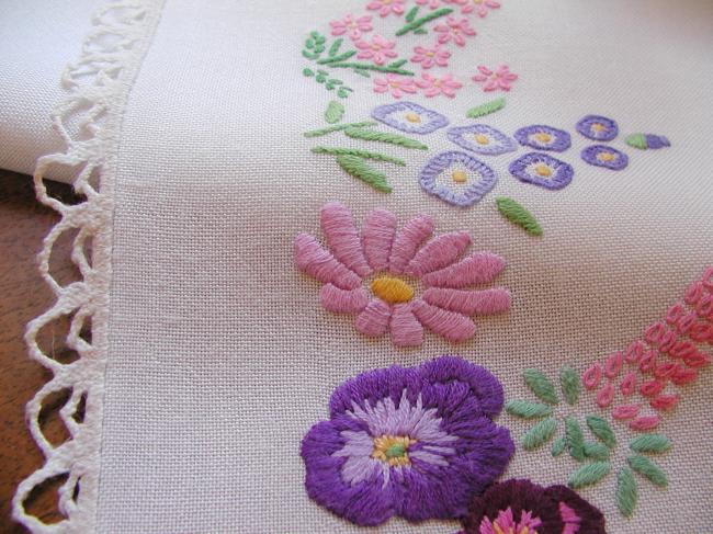 Lovely tablecloth with hand-embroidered summer flowers & lace