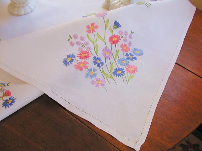 Really romantic tablecloth with hand-embroidered carnation flowers