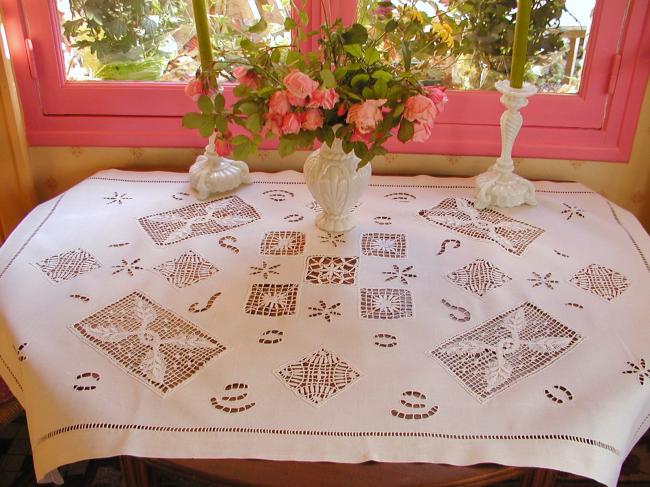 Wonderful and rich embroidered table centre with large insert of Cluny lace 1890