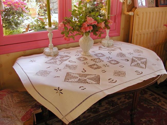 Wonderful and rich embroidered table centre with large insert of Cluny lace 1890