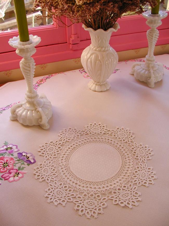 Stunning round doily in damask with polka dots and irish crochet lace