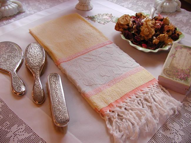 Georgeous vintage bath towels in colorful sponge with fringes (yellow)