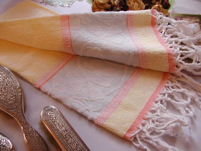 Georgeous vintage bath towels in colorful sponge with fringes (yellow)