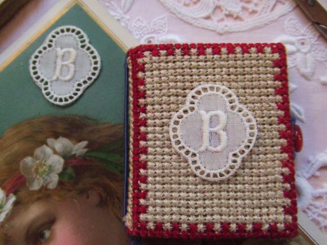 Adorable monogramme B dans un cartouche ajouré de fine batiste 1900-20