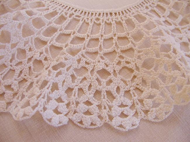 Charming hand made round doily with crochet lace