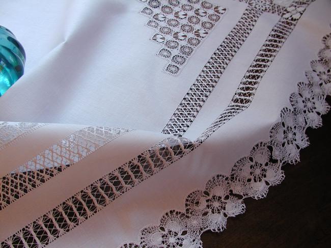 Superb little tablecloth with drawn thread and Teneriffe lace works