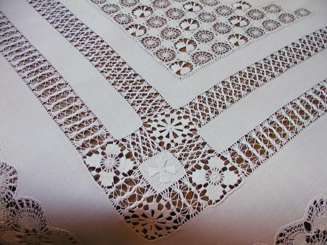 Superb little tablecloth with drawn thread and Teneriffe lace works