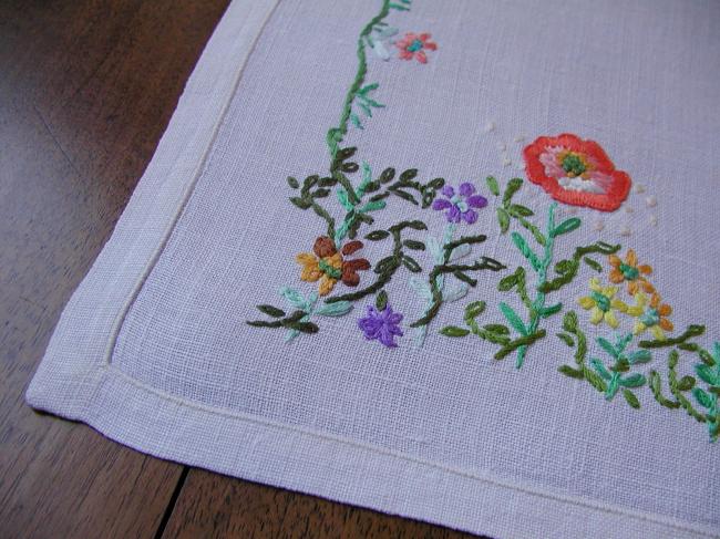 Very sweet table centre or tray cloth with hand-embroidered flowers