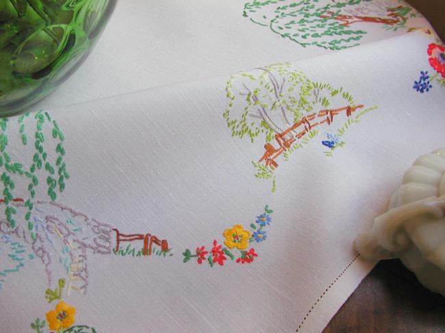 Striking hand embroidered tablecloth with british garden, so many flowers !