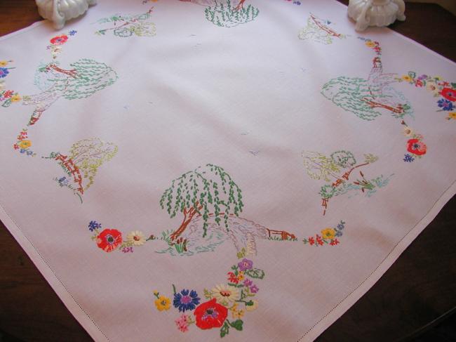 Striking hand embroidered tablecloth with british garden, so many flowers !