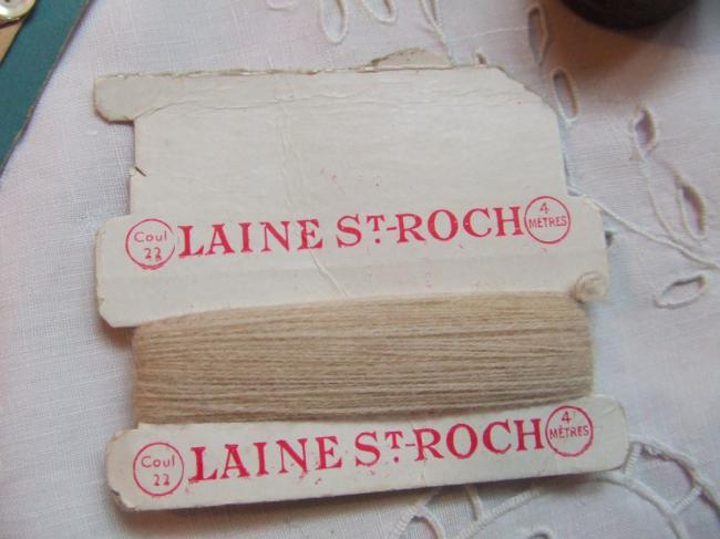 Jolie carte ancienne de laine à dédoubler de couleur beige clair, marque St ROCH