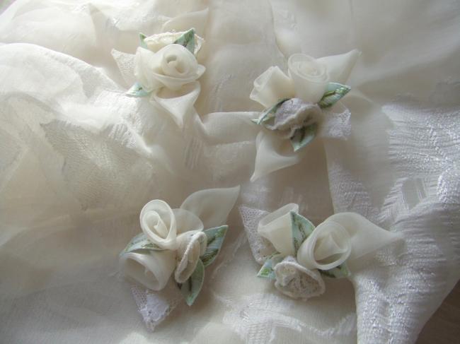 Superbe bouquet de roses pour appliqué en dentelle, organdi et feuilles brodées