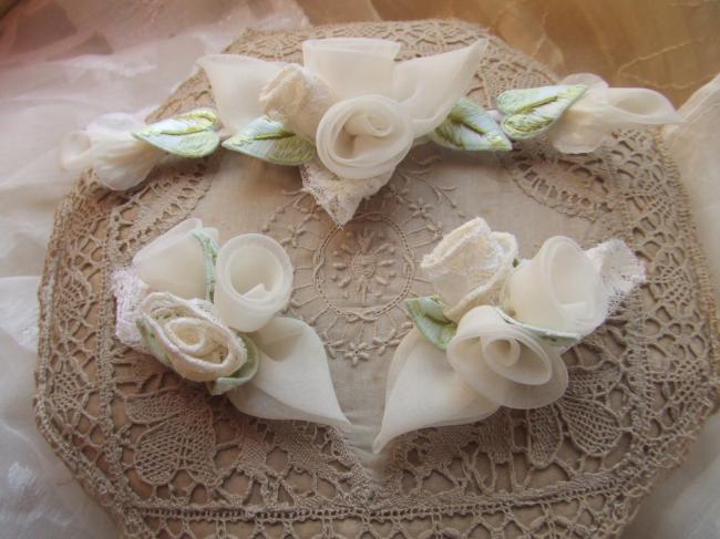 Romantique branche de roses en dentelle,organdi & feuilles brodée sur broche