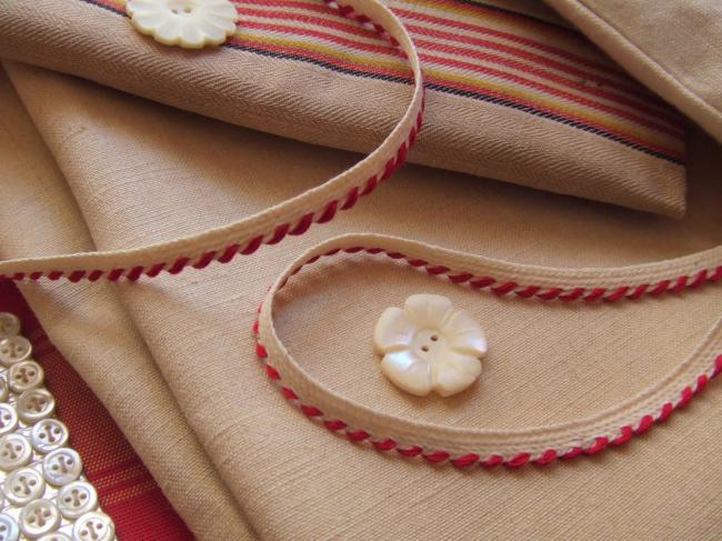Joli ruban passepoil en coton blanc et rouge médoc (6mm)